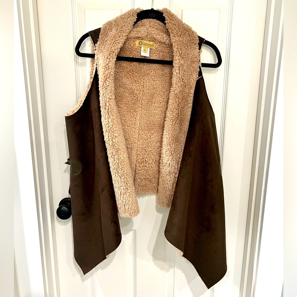 Democracy mixed material vest